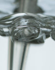 Close-up van onze puurste magnesiumolie in een flesje. Magnesium Olie Spray – Zuiver, Natuurlijk & Effectief tegen Spierpijn. Verkrijgbaar in onze gespecialiseerde webshop met uitgebreide kennis van magnesiumproducten en dagelijkse magnesiumsuppletie.