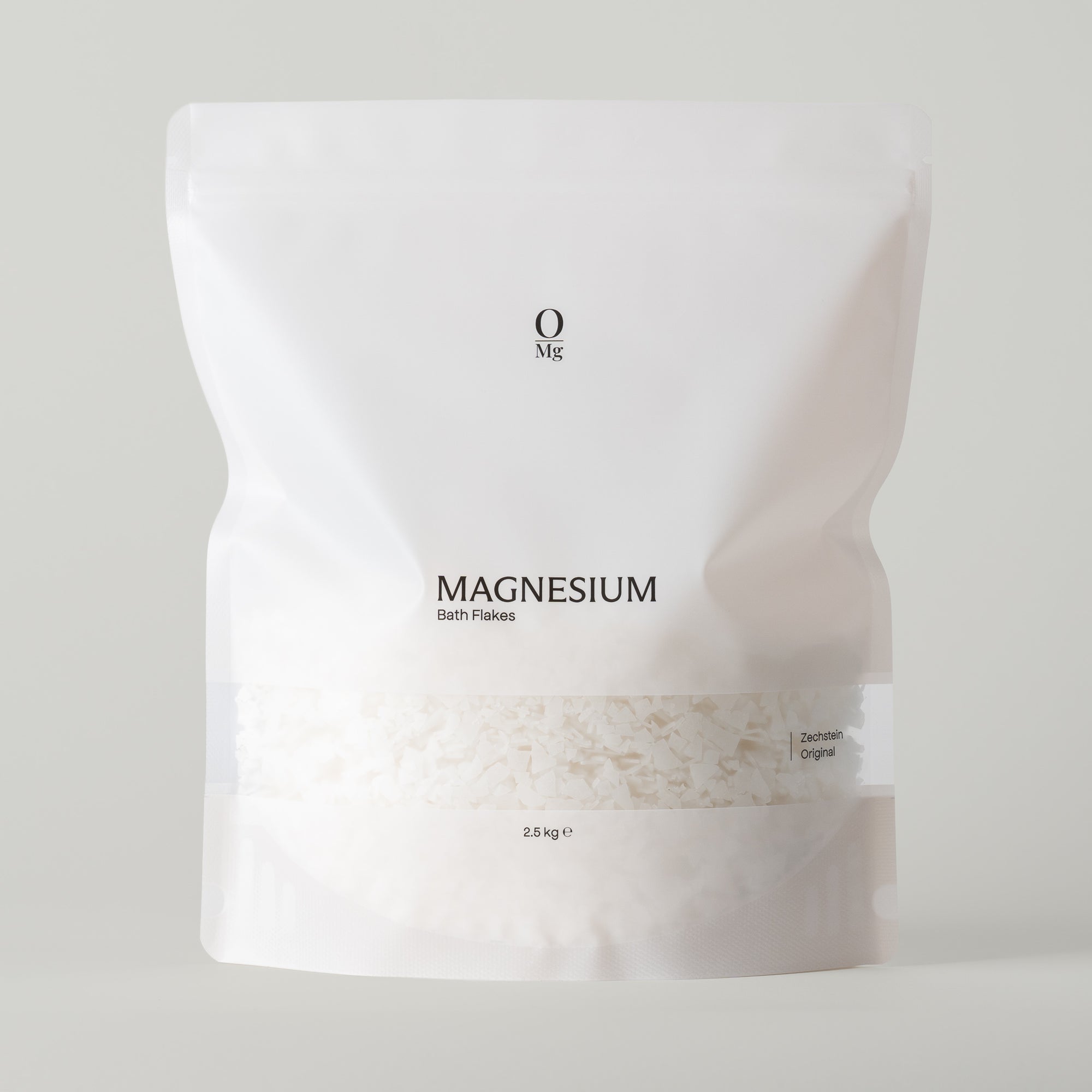 Foto van 2,5 kg van de puurste magnesiumvlokken. Eenvoudig online te bestellen via onze webshop voor ontspannende baden, spierherstel en dagelijkse ondersteuning van de magnesiumbalans.